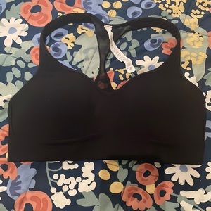 Woman’s Lululemon bra! Size8!